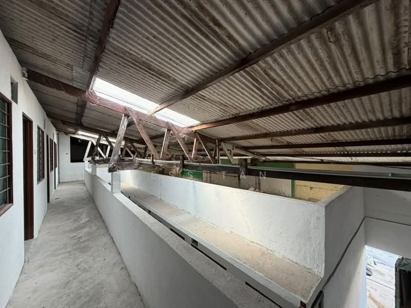 Warehouse for Rent in Kepong (Kuala Lumpur) - Tess Tan - Corridor - PropertyGuru.com.my