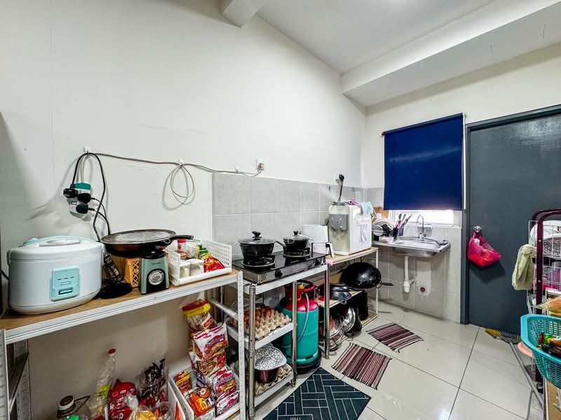 Rumah Teres 2-Tingkat untuk Dijual di Dengkil (Selangor) - Faisal Abu Omar - Kitchen - PropertyGuru.com.my