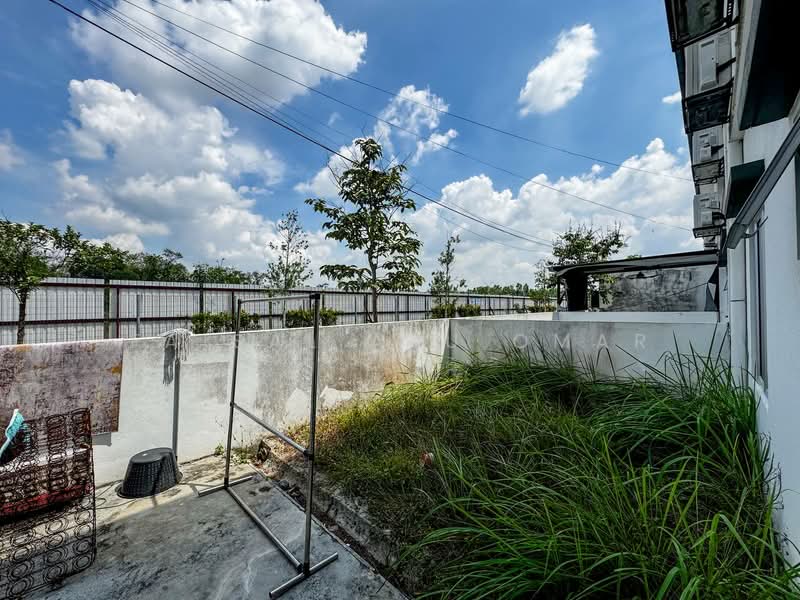 Rumah Teres 2-Tingkat untuk Dijual di Dengkil (Selangor) - Faisal Abu Omar - Exterior - PropertyGuru.com.my