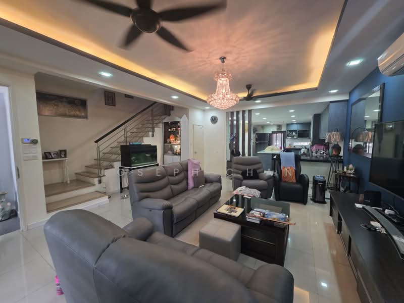 Rumah Kluster untuk Dijual di Sunway Alam Suria (Shah Alam) - Joseph Chan - Living Room - PropertyGuru.com.my