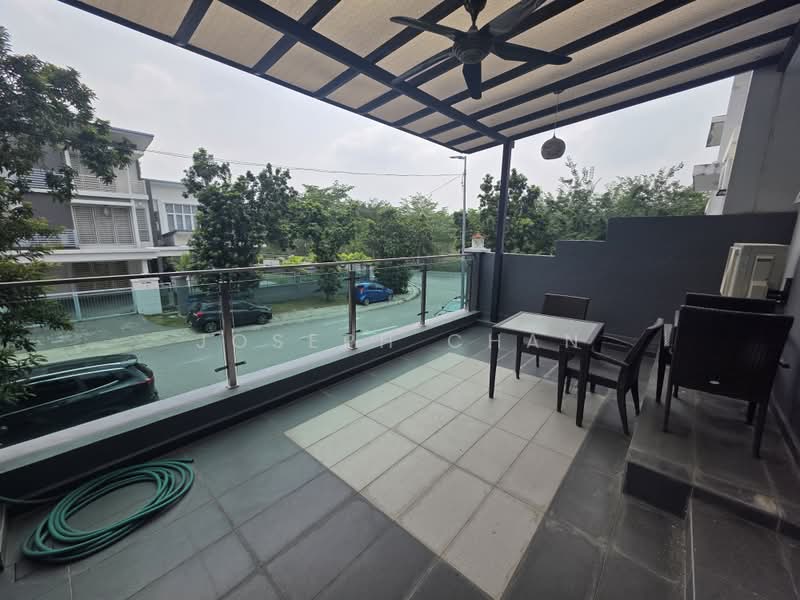 Rumah Kluster untuk Dijual di Sunway Alam Suria (Shah Alam) - Joseph Chan - Balcony - PropertyGuru.com.my