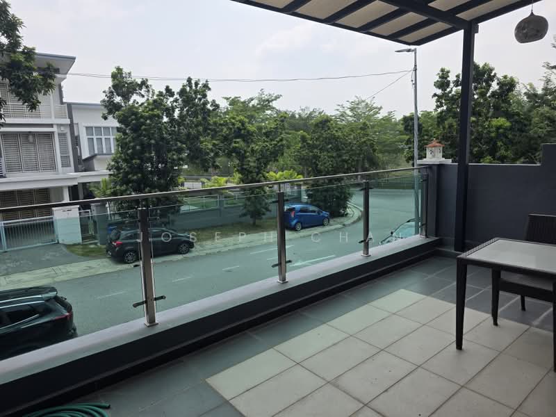 Rumah Kluster untuk Dijual di Sunway Alam Suria (Shah Alam) - Joseph Chan - Balcony - PropertyGuru.com.my