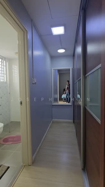 Rumah Kluster untuk Dijual di Sunway Alam Suria (Shah Alam) - Joseph Chan - 2nd floor closet - PropertyGuru.com.my