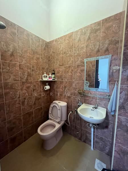 2-storey Terraced House for Sale in Taman Setia Indah (Tebrau) - Andrew Teo - Bathroom - PropertyGuru.com.my