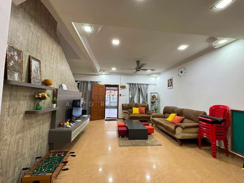 2-storey Terraced House for Sale in Taman Setia Indah (Tebrau) - Andrew Teo - Living Room - PropertyGuru.com.my
