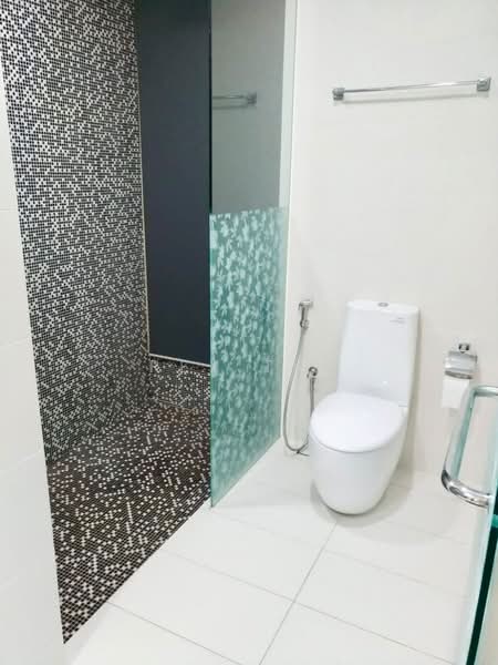 Kediaman Servis untuk Disewa di Vogue Suites One - Rex Tan - Bathroom - PropertyGuru.com.my