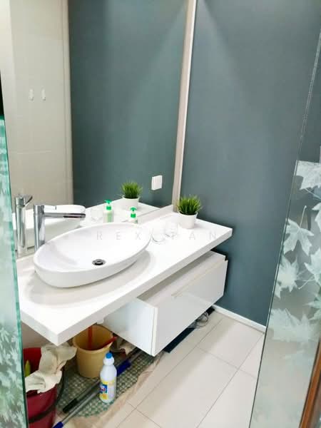 Kediaman Servis untuk Disewa di Vogue Suites One - Rex Tan - Bathroom - PropertyGuru.com.my