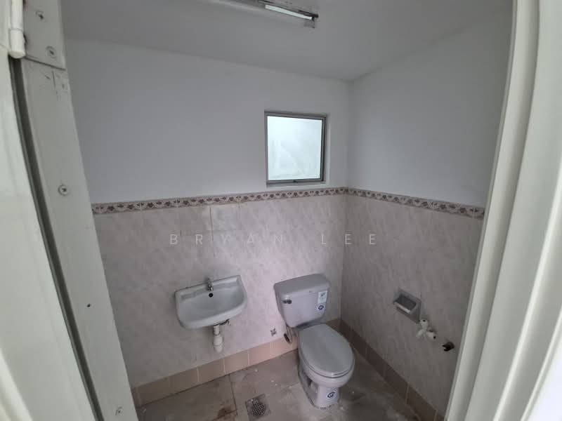 Kondominium untuk Dijual di Pelangi Damansara - Bryan Lee - Bathroom - PropertyGuru.com.my