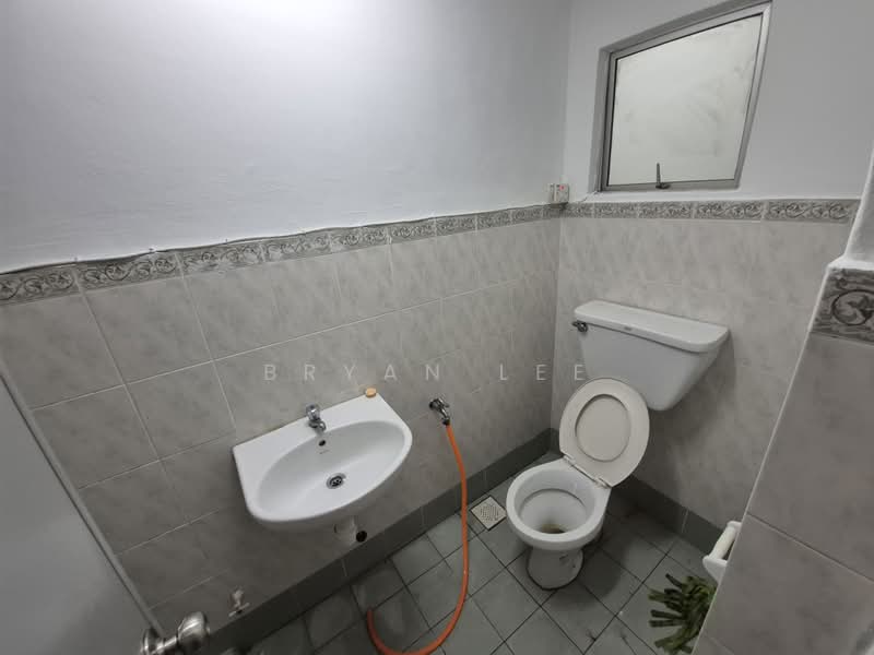 Kondominium untuk Dijual di Pelangi Damansara - Bryan Lee - Bathroom - PropertyGuru.com.my