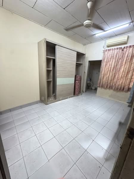 1-storey Terraced House for Sale in Taman Daya (Johor Bahru) - Irwyn Ng - Bedroom - PropertyGuru.com.my