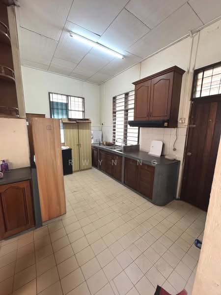 1-storey Terraced House for Sale in Taman Daya (Johor Bahru) - Irwyn Ng - Kitchen - PropertyGuru.com.my