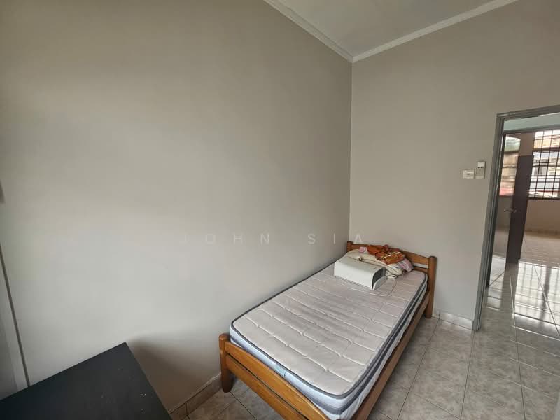 1.5-storey Terraced House for Rent in Mutiara Rini (Skudai) - John Sia - Bedroom - PropertyGuru.com.my
