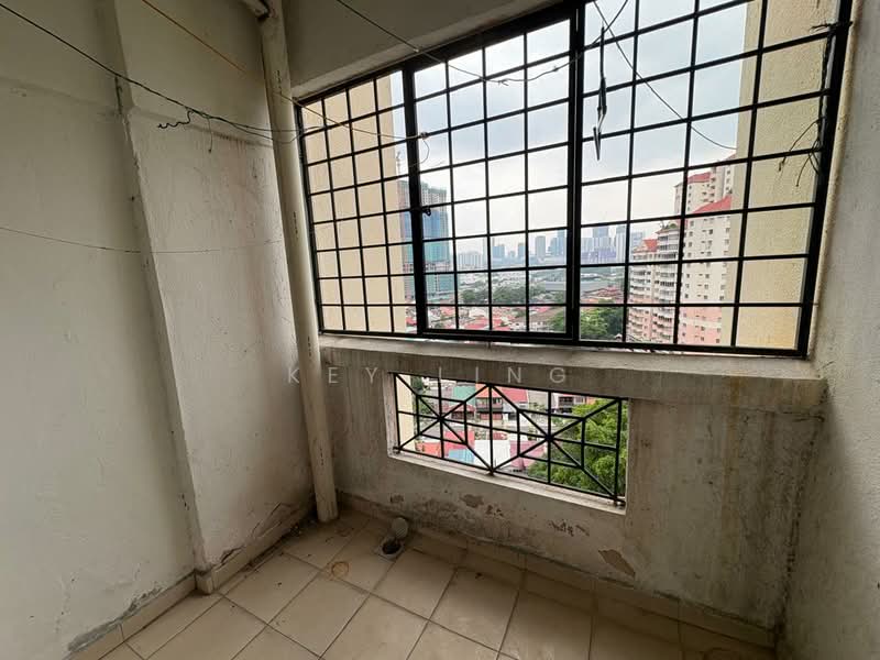 Kondominium untuk Dijual di Pelangi Indah Condominium - Key Ling - View - PropertyGuru.com.my