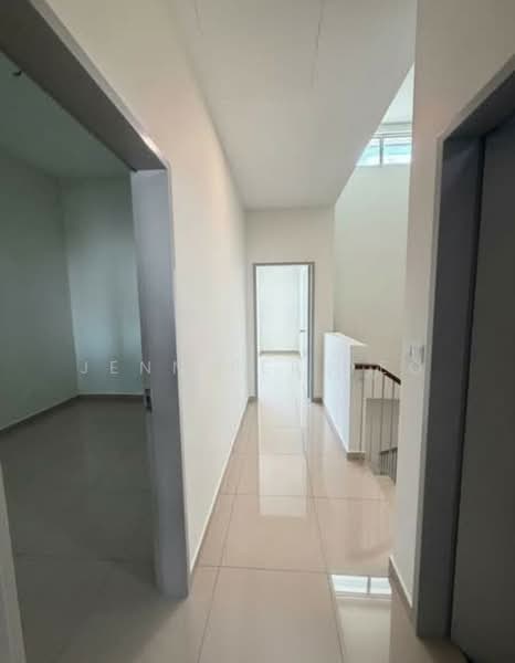 Rumah Teres 2-Tingkat untuk Dijual di Bandar Gamuda Gardens (Rawang) - Jennifer Teo - Corridor - PropertyGuru.com.my