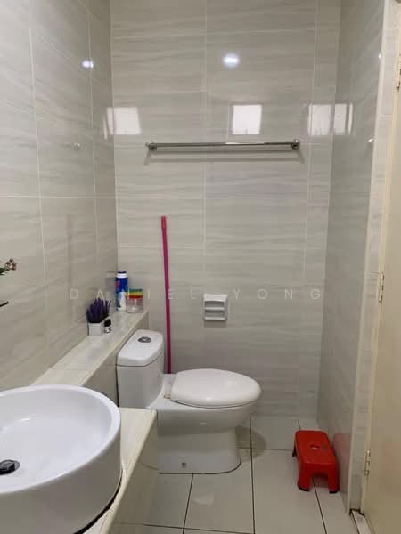 Service Residence for Sale at D'Summit Residences - Daniel Yong - Bathroom - PropertyGuru.com.my
