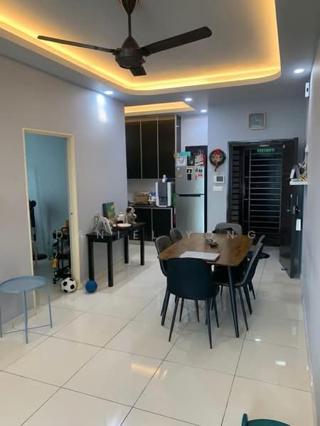 Service Residence for Sale at D'Summit Residences - Daniel Yong - Dining Room - PropertyGuru.com.my