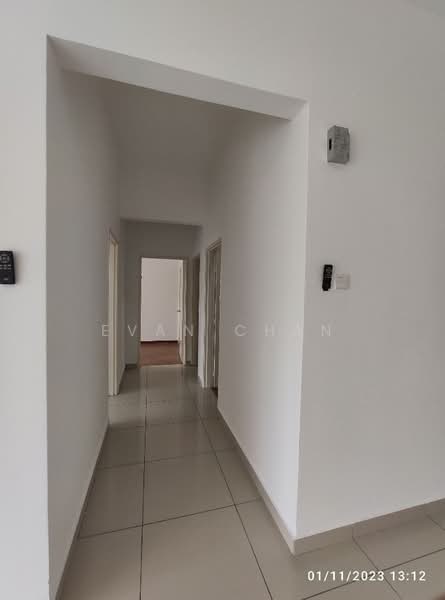 Kondominium untuk Dijual di Zeta Deskye (Alam Saujana) - Evan Chan - Corridor - PropertyGuru.com.my