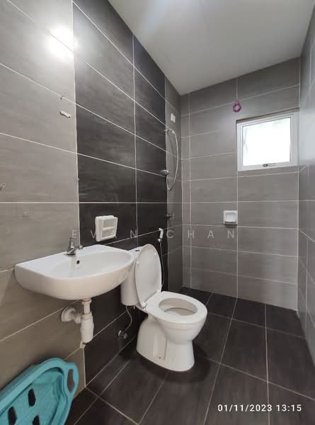 Kondominium untuk Dijual di Zeta Deskye (Alam Saujana) - Evan Chan - Bathroom - PropertyGuru.com.my