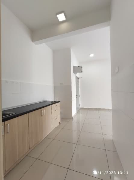 Kondominium untuk Dijual di Zeta Deskye (Alam Saujana) - Evan Chan - Kitchen - PropertyGuru.com.my