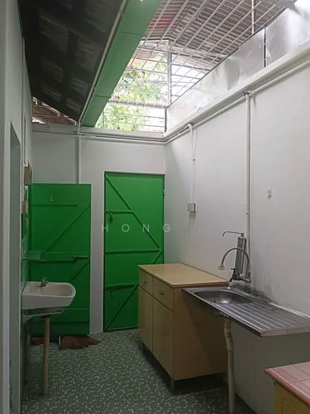 1-storey Terraced House for Rent in Tanjung Bungah (Penang) - Hong . - Kitchen - PropertyGuru.com.my