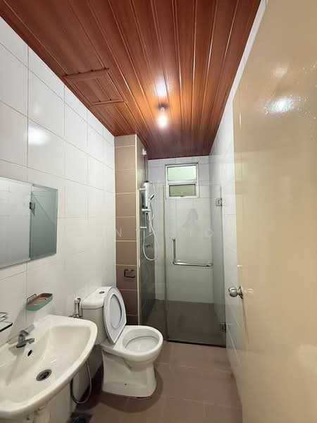 Condominium for Sale at Fairway Suites - Suny Sior - Bathroom - PropertyGuru.com.my