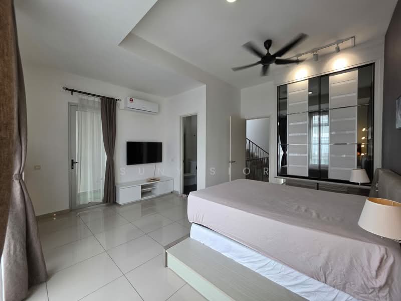 3-storey Terraced House for Sale in Taman Mount Austin (Tebrau) - Suny Sior - Bedroom - PropertyGuru.com.my