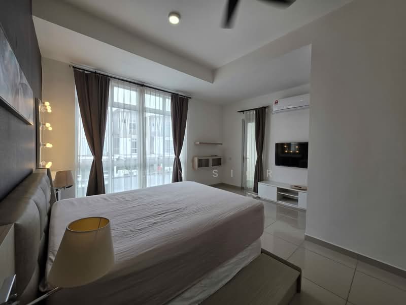 3-storey Terraced House for Sale in Taman Mount Austin (Tebrau) - Suny Sior - Bedroom - PropertyGuru.com.my