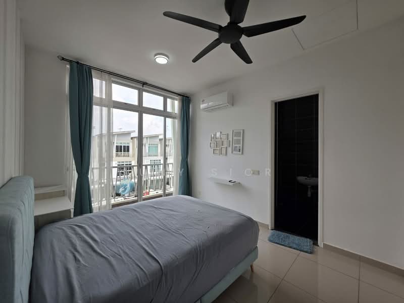 3-storey Terraced House for Sale in Taman Mount Austin (Tebrau) - Suny Sior - Bedroom - PropertyGuru.com.my