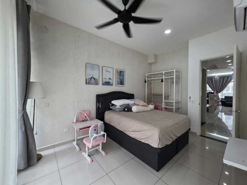 3-storey Terraced House for Sale in Taman Mount Austin (Tebrau) - Suny Sior - Bedroom - PropertyGuru.com.my
