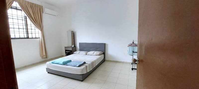 3-storey Terraced House for Sale in Taman Perling (Perling) - Karl Lim - Bedroom - PropertyGuru.com.my