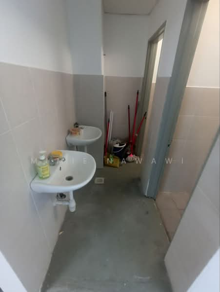 Shop / Office for Rent in Bandar Baru Bangi (Selangor) - Mimie Nawawi - Bathroom - PropertyGuru.com.my