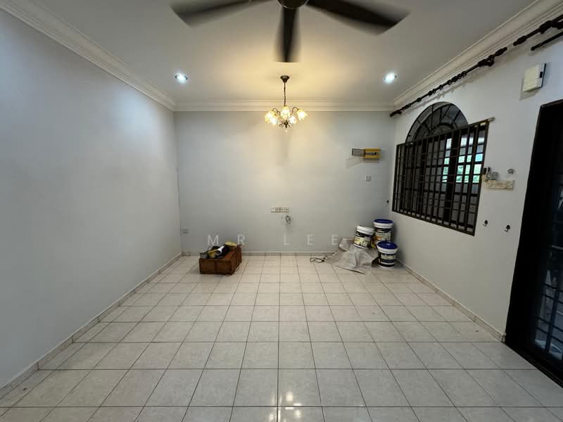 2-storey Terraced House for Sale in Taman Cahaya Bercham (Ipoh) - Mr Lee - Living Room - PropertyGuru.com.my