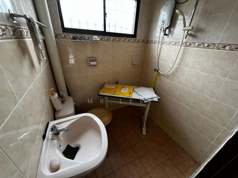 2-storey Terraced House for Sale in Taman Cahaya Bercham (Ipoh) - Mr Lee - Bathroom - PropertyGuru.com.my