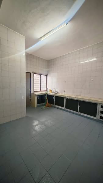 Rumah Teres 2-Tingkat untuk Dijual di Taman Gembira (Klang) - Kenny Ng - Kitchen - PropertyGuru.com.my