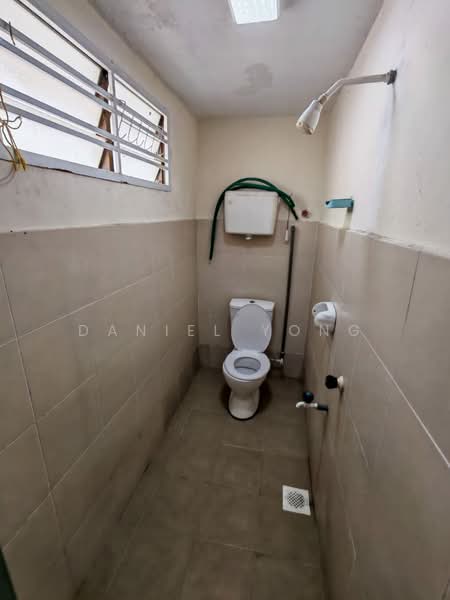 2-storey Terraced House for Sale in Taman Scientex Pasir Gudang (Pasir Gudang) - Daniel Yong - Bathroom - PropertyGuru.com.my