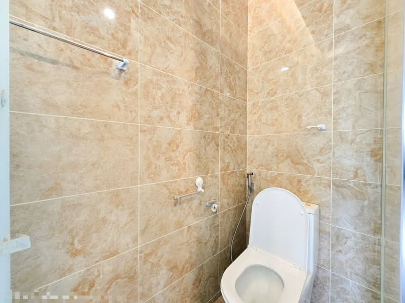Kediaman Servis untuk Dijual di Dorsett Residences Bukit Bintang - Azli Ibrahim - Bathroom - PropertyGuru.com.my
