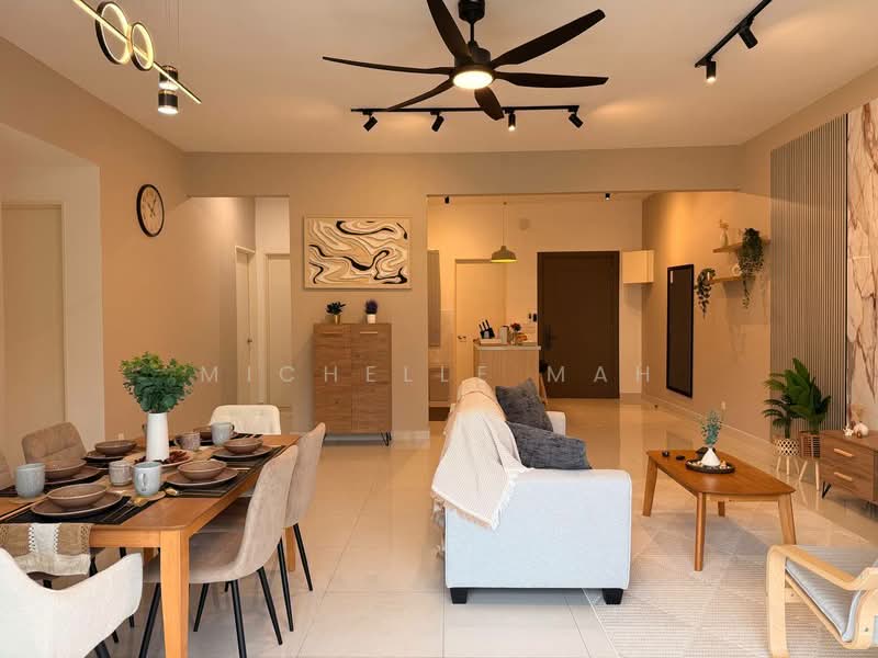 Kondominium untuk Disewa di Ferringhi Residence 2 - Michelle Mah - Living Room - PropertyGuru.com.my