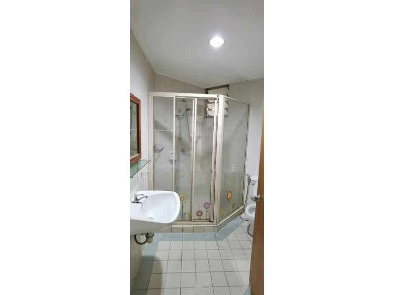 Kondominium untuk Dijual di Riana Green Condominium - Jc Lee - Bathroom - PropertyGuru.com.my