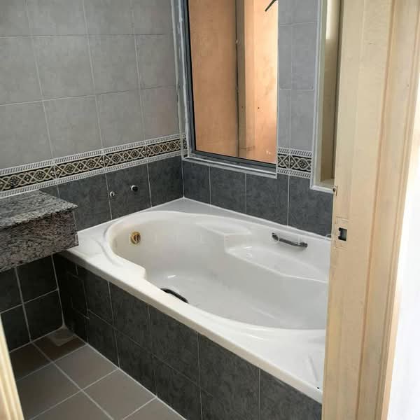 2-storey Terraced House for Sale in Taman Sri Pulai Perdana (Skudai) - Daniel Yong - Bathroom - PropertyGuru.com.my