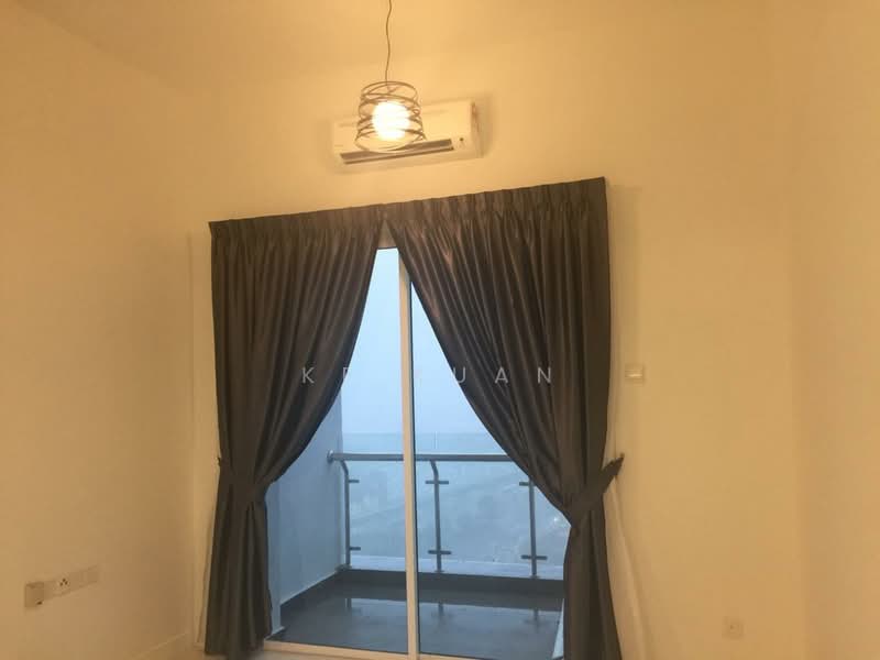 Kediaman Servis untuk Dijual di Skypod Residence - KF Kuan - Balcony - PropertyGuru.com.my