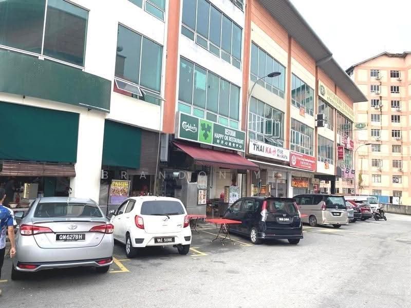 Kedai / Pejabat untuk Disewa di Taman Bukit Serdang (Seri Kembangan) - Brandon Yee - PropertyGuru.com.my