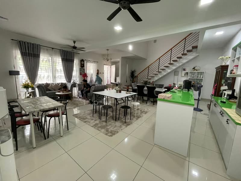 2-storey Terraced House for Sale in Shah Alam (Selangor) - Tom Yip - Living Room - PropertyGuru.com.my