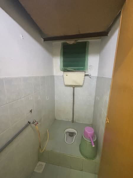 Flat for Sale at Rumah Pangsa Mewah Indah - Shaun Chong - Bathroom - PropertyGuru.com.my
