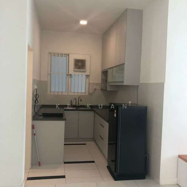 Kediaman Servis untuk Dijual di Skypod Residence - KF Kuan - Kitchen - PropertyGuru.com.my