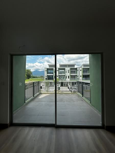 3-storey Terraced House for Rent in Serendah (Selangor) - Rohani Daud - Balcony - PropertyGuru.com.my