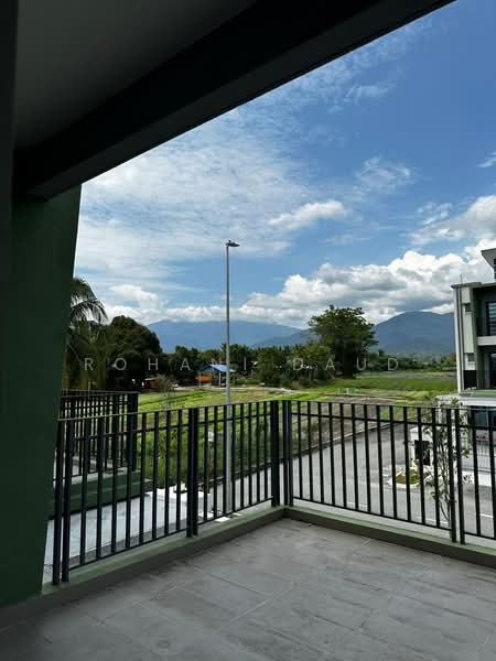 3-storey Terraced House for Rent in Serendah (Selangor) - Rohani Daud - Balcony - PropertyGuru.com.my