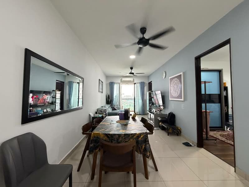 Service Residence for Sale at Symphony Tower (Menara Simfoni) - Syazue Wanie - Living Room - PropertyGuru.com.my