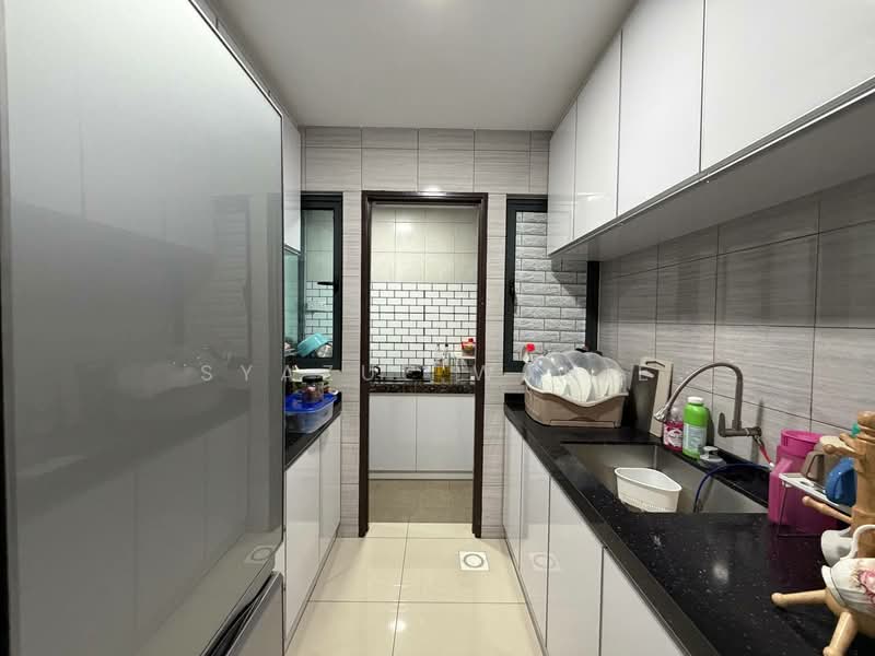 Service Residence for Sale at Symphony Tower (Menara Simfoni) - Syazue Wanie - Kitchen - PropertyGuru.com.my
