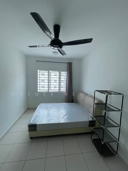 Pangsapuri untuk Disewa di Karisma @ Eco Majestic - Maznee Realtor - Bedroom - PropertyGuru.com.my