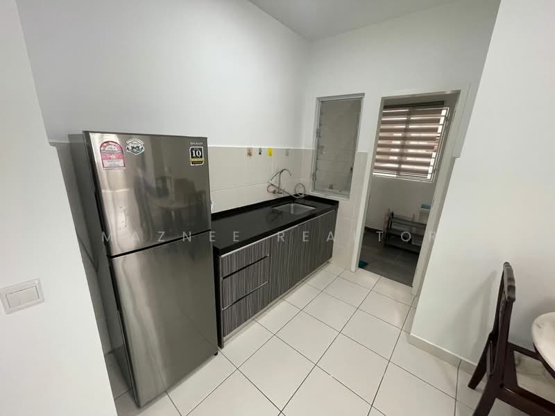 Pangsapuri untuk Disewa di Karisma @ Eco Majestic - Maznee Realtor - Kitchen - PropertyGuru.com.my